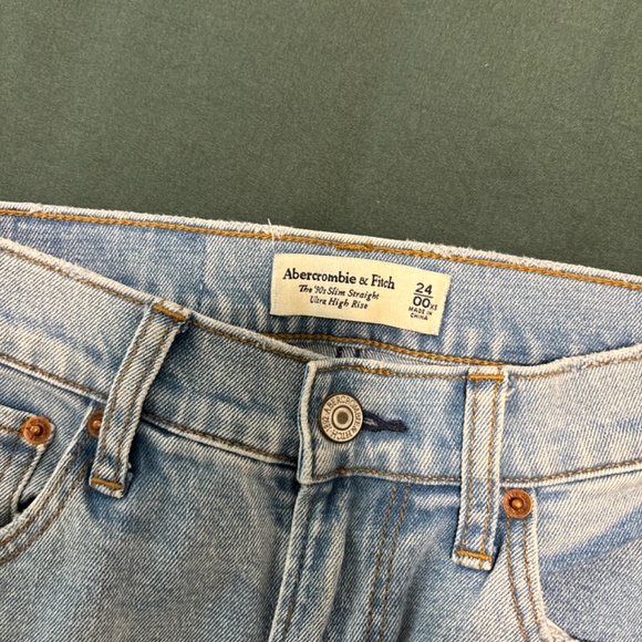 Abercrombie jeans - Picture 2 of 2